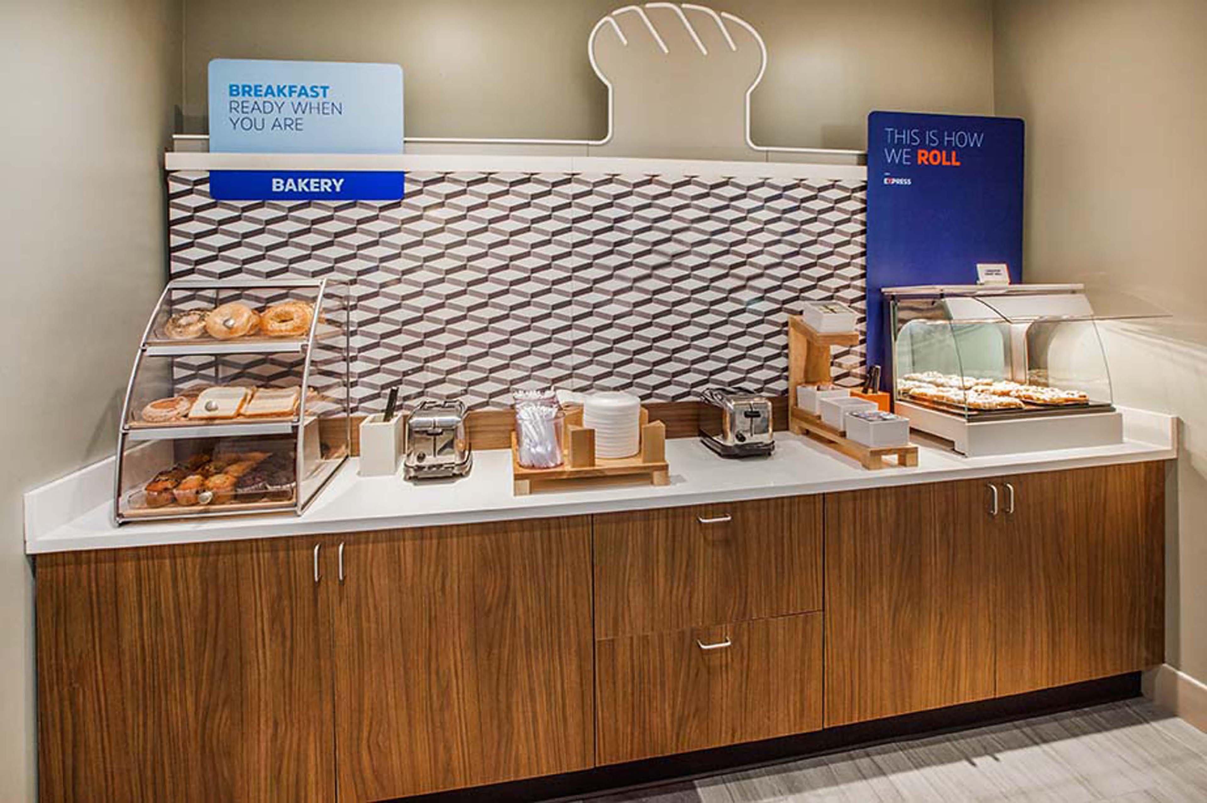 Holiday Inn Express Hotel & Suites Gainesville By Ihg Esterno foto