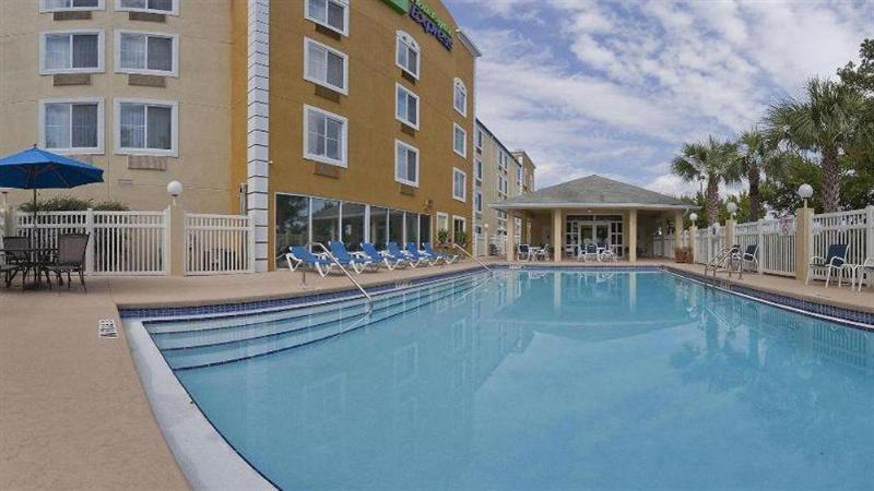 Holiday Inn Express Hotel & Suites Gainesville By Ihg Esterno foto