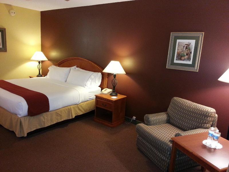 Holiday Inn Express Hotel & Suites Gainesville By Ihg Esterno foto