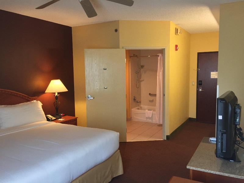 Holiday Inn Express Hotel & Suites Gainesville By Ihg Esterno foto